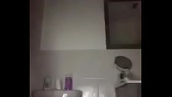 Riproduci Ragazza calda che scuote il suo bel culo da ameporn