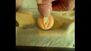 Reproduzir O pedido da minha esposa: provocação quente de buceta pré-sêmen seguida por um creampie fleshlightman1000