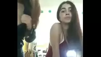 播放 Cutefrenchy233 与她的 热 朋友 戏弄