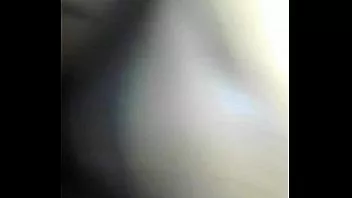 Putar Cewek seksi datang untuk menginap hanya untuk disetubuhi begitu keras hingga dia menyemprotkan ke sepraiku