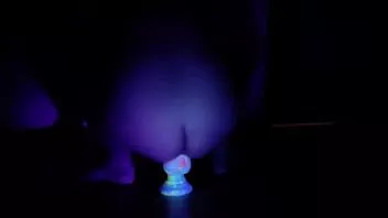 Jouer Goldenchibre - une autre vidéo de ce gode uv