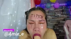 再生 ふしだらな十代の美女がずさんなイマラチオとクリーミーな仕上がりでワイルドになる - エイミー E