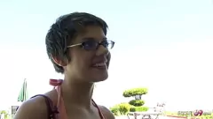 play Śliczna studentka Haileey James zdominowana przez wielkiego białego kutasa