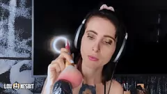 Afspelen Duitse sissy ASMR met femom lou nesbit en lia louise