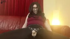 Reproducir Experimenta la máxima dominación con Jane Judge en esta sesión de sexting con adoración de tacones y arnés