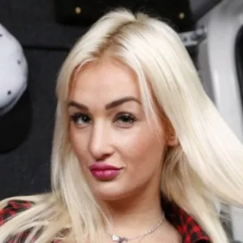 Pornstar Daisy Lee